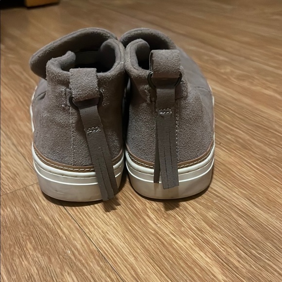 Toms Gray Sneakers Casual Slip-On suede size 11 - Picture 2 of 5